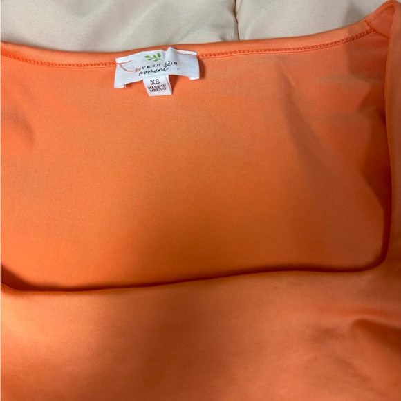 top - Picture 2 of 3